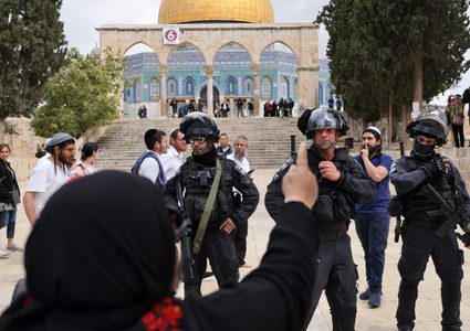 عشرات المستوطنين يقتحمون "الأقصى"