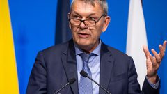 الاحتلال يمنع لازاريني من دخول قطاع غزة