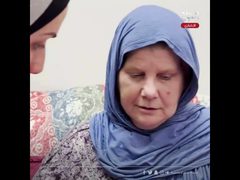 معلمة أميركية في دير البلح تروي مأساتها وتوجه رسالة إلى بايدن