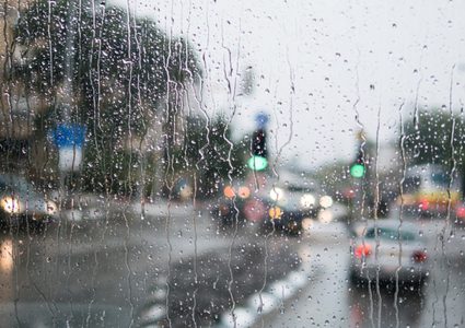 الطقس: منخفض جوي مصحوب بكتلة هوائية باردة