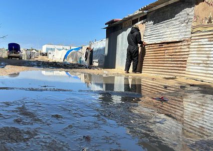 تعددت أسباب الموت: النازحون في غزة يواجهون تهديدات الأمراض والتلوث