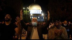 30 ألف مصل يؤدون العشاء والتراويح في المسجد الأقصى المبارك