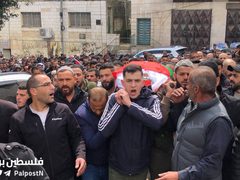 جانب من تشييع الشهيد "فاخر بني جابر" من بلدة عقربا جنوب نابلس والذي ارتقى بعد تصديه لهجوم المستوطنين على منزله في البلدة.