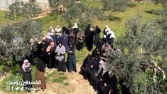 من أمام منزل الشهيد فاخر بني جابر في بلدة عقربا  بانتظار وصول جثمانه.