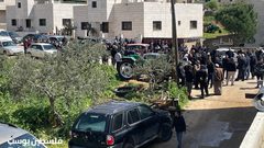 من أمام منزل الشهيد فاخر بني جابر في بلدة عقربا  بانتظار وصول جثمانه