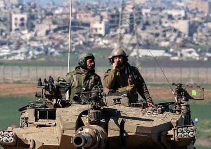 بريطانيا تهدد إسرائيل بوقف تصدير السلاح إليها