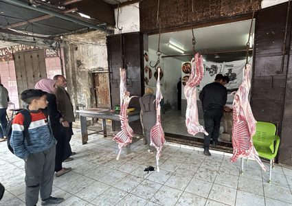 نفاد اللحوم والدواجن يحرم نازحي قطاع غزة منها في رمضان