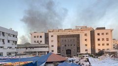 صحة غزة: جيش الاحتلال يقصف عدة مباني في مجمع الشفاء الطبي