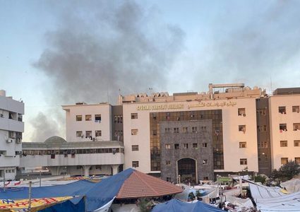 صحة غزة: جيش الاحتلال يقصف عدة مباني في مجمع الشفاء الطبي