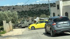 مستوطنون بحماية الاحتلال يهاجمون قرية برقة شرق رام الله