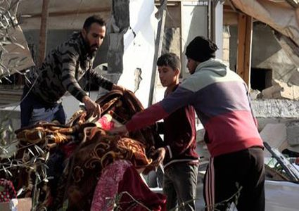 سبعة شهداء في قصف للاحتلال استهدف منتظري مساعدات في مدينة غزة