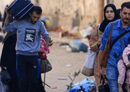 الهلال: إخلاء جميع النازحين والمرضى ممن يستطيعون التحرك من "الأمل" إلى المواصي