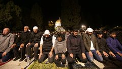 الاحتلال يقتحم المصلى القبلي في المسجد الأقصى ويجبر المعتكفين على مغادرته