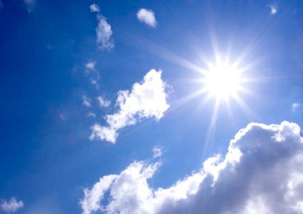 حالة الطقس: أجواء صافية وباردة نسبيا وأمطار متفرقة