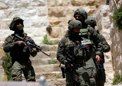 بينها إصابة ..حملة اعتقالات في الضفة