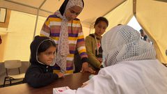 نقاط طبية ومراكز توزيع مساعدات في مواصي خانيونس تحسبا لاجتياح إسرائيلي لرفح