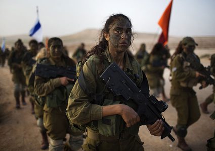 مجندات إسرائيليات يتهمن قائدهن بالتحرش والجيش يعيده للخدمة