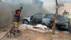 طواقم الدفاع المدني تخمد حريقا شب نتيجة قصف مدفعي بحي النصر شمال شرق رفح