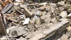 آثار الدمار الذي خلفه جيش الاحتلال في مقر حركة فتح خلال اقتحامه مخيم بلاطة شرق نابلس فجر اليوم.