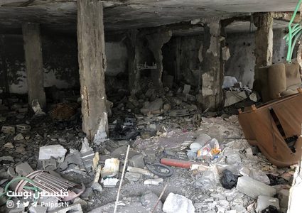 آثار الدمار الذي خلفه الاحتلال في مقر حركة فتح خلال اقتحامه مخيم بلاطة شرق نابلس