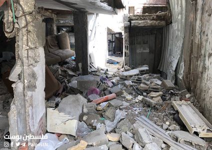 آثار الدمار الذي خلفه الاحتلال في مقر حركة فتح خلال اقتحامه مخيم بلاطة شرق نابلس