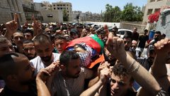 تشييع جثمان الشهيد عرعراوي إلى مثواه الأخير في مخيم العين بنابلس