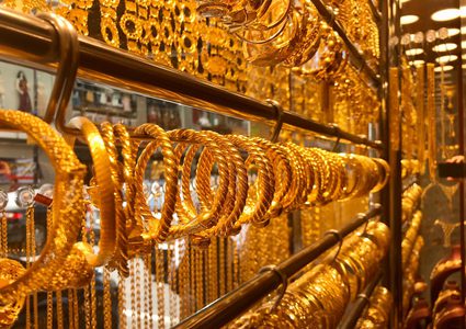 سطو مسلح على معمل ذهب في رام الله