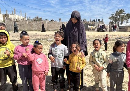 أنشطة ترفيهية لمواجهة آثار الرعب المسيطر على أطفال غزة في مخيمات النزوح