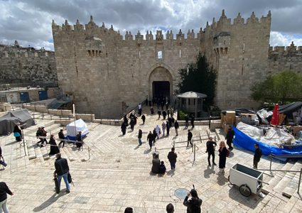 الاحتلال يجبر المعتكفين في الأقصى على التواجد أسفل الاسقف المسقوفة فقط