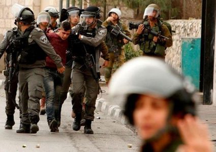 قوات الاحتلال تعتقل ٤ مواطنين من بلدة الطور