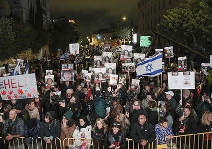 التظاهرات تشتعل في إسرائيل ضد نتنياهو "المفتق"