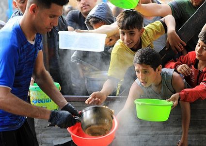 اللجان العشائرية والشعبية في شمال غزة تعلن وقف تأمين المساعدات
