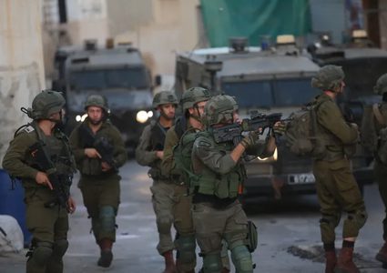 اشتباكات واعتقال شبان خلال اقتحامات الاحتلال بالضفة