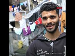 مسرح الطموح يغدو مأوى النزوح: ملعب دير البلح يروي مأساة محمود سلمي في زمن الحرب