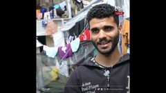 مسرح الطموح يغدو مأوى النزوح: ملعب دير البلح يروي مأساة محمود سلمي في زمن الحرب