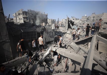 الاحتلال يحيل مجمع الشفاء إلى دمار ويرتكب أفظع الجرائم