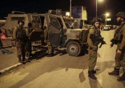 الاحتلال يعتقل شابا من طمون على حاجز عسكري قرب رام الله