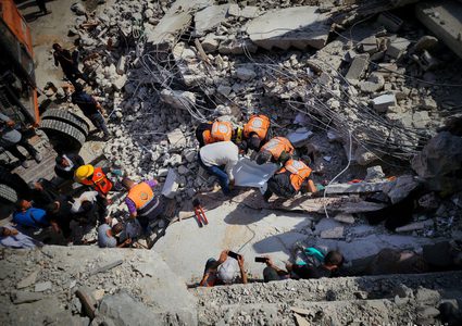 شهداء وجرحى في غارة إسرائيلية على مخيم النصيرات