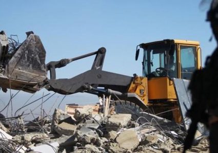 الاحتلال يهدم تسوية منزل في أم الريحان غرب جنين