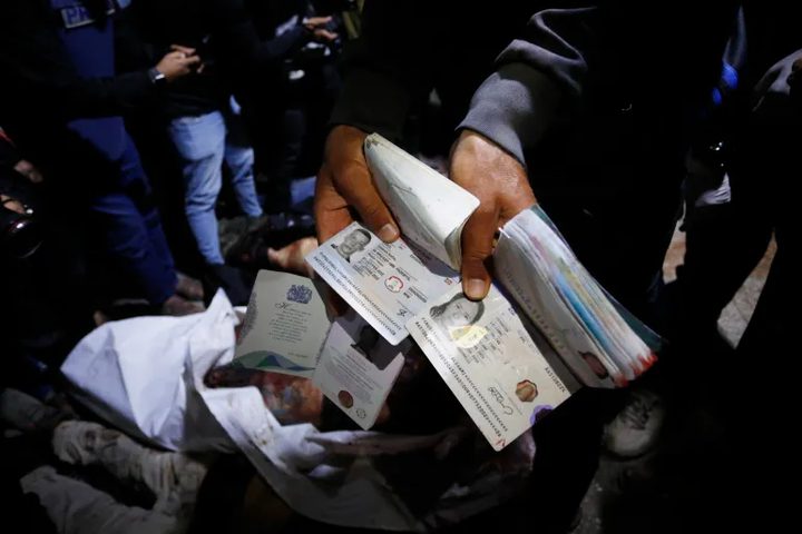 منظمات غير حكومية تطالب بايدن بضمان حماية موظفي الاغاثة في غزة