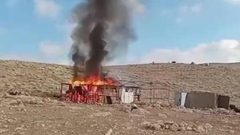 مستوطنون يحرقون 4 مساكن في العوجا شمال اريحا