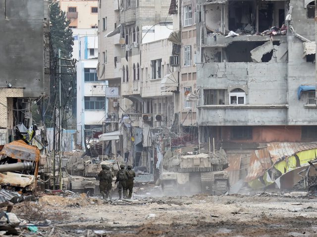 الفرقة 98 الاسرائيلية تخرج من قطاع غزة بعد مرور ستة شهور على الحرب