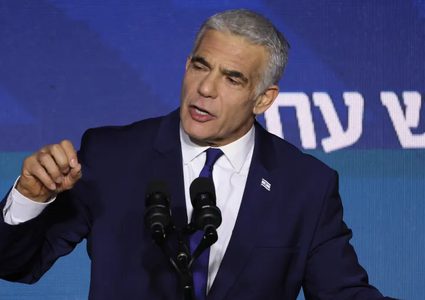 لبيد: حان الوقت لإعادة أسرانا