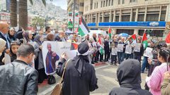 وقفة وسط نابلس احتجاجا على استشهاد الأسير وليد دقة في سجون الاحتلال.