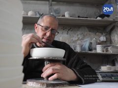 الرسم على الخزف سلاح فنان فلسطيني لتثبيت تراث أجداده