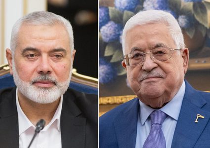 الرئيس عباس يهاتف هنية معزيا باستشهاد ثلاثة من أبنائه وعدد من أحفاده