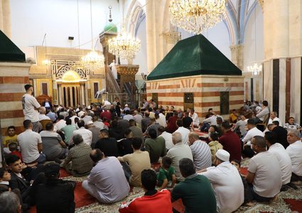 5 آلاف مواطن يؤدون صلاة العيد بالحرم الإبراهيمي في الخليل