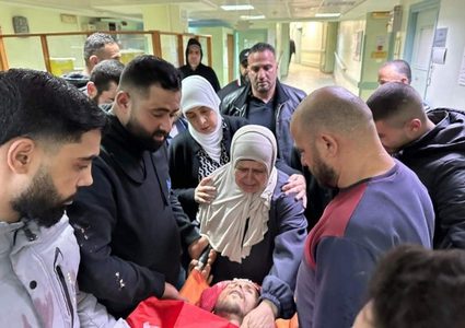 شهيد وإصابات برصاص الاحتلال والمستوطنين خلال هجومهم على قرية "المغير"