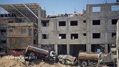بالصور| من أهوال الحرب: شاحنة مقطورة تحلق على ارتفاع خمسة أمتار في غزة