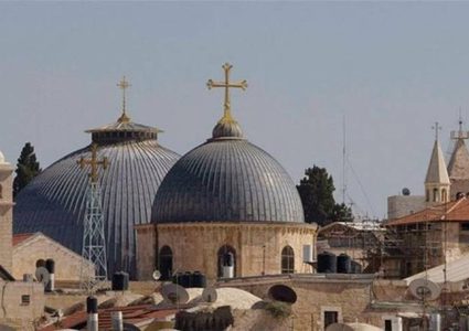 مستوطن يصيب طفلا بالرصاص عند مدخل بيتين شرق رام الله